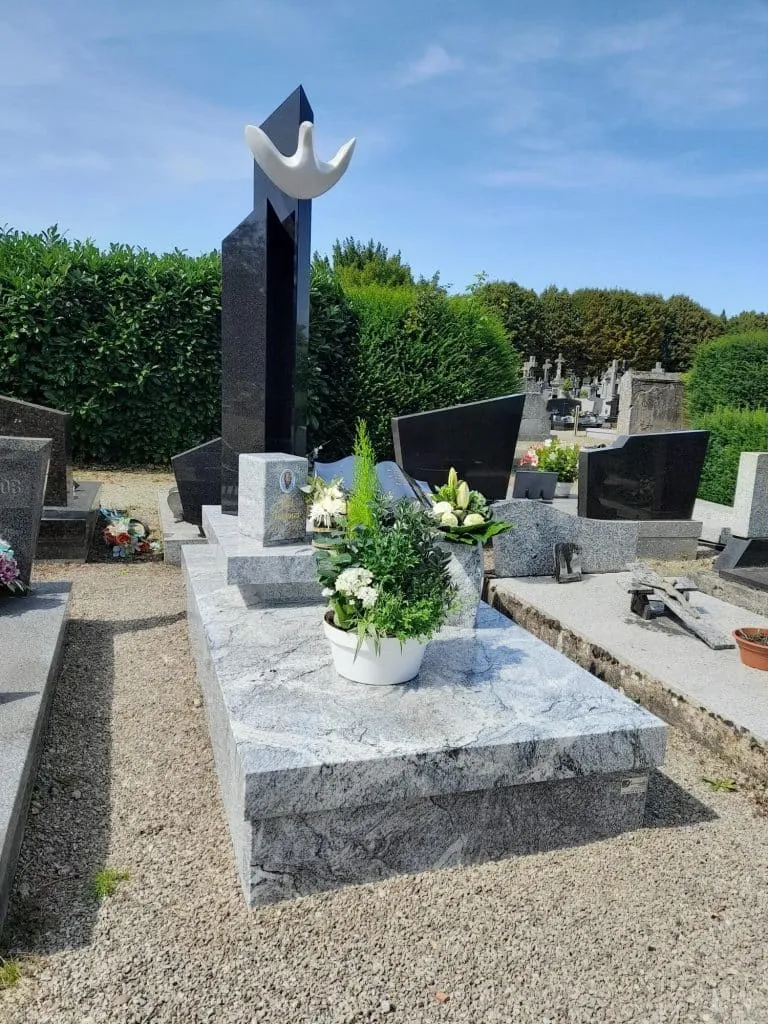 Marbrerie en granit gris et noir